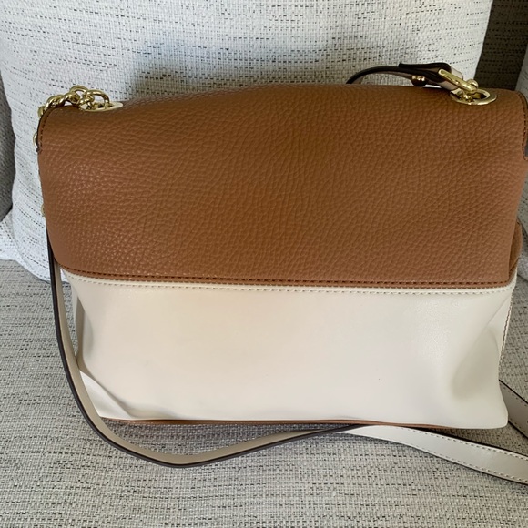 Anne Klein Status Link Oyster Crossbody NWT - Picture 6 of 9